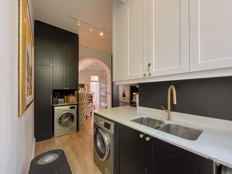 To Let 2 Bedroom Property for Rent in Bantry Bay Western Cape